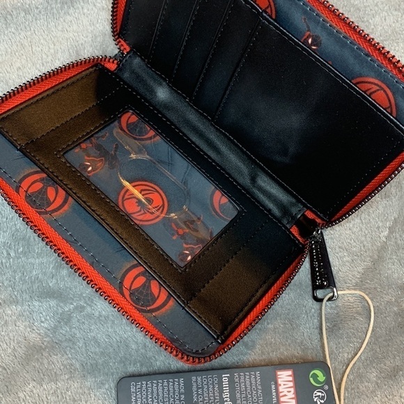 NWT Loungefly Marvel Spiderman Wallet - Picture 4 of 4